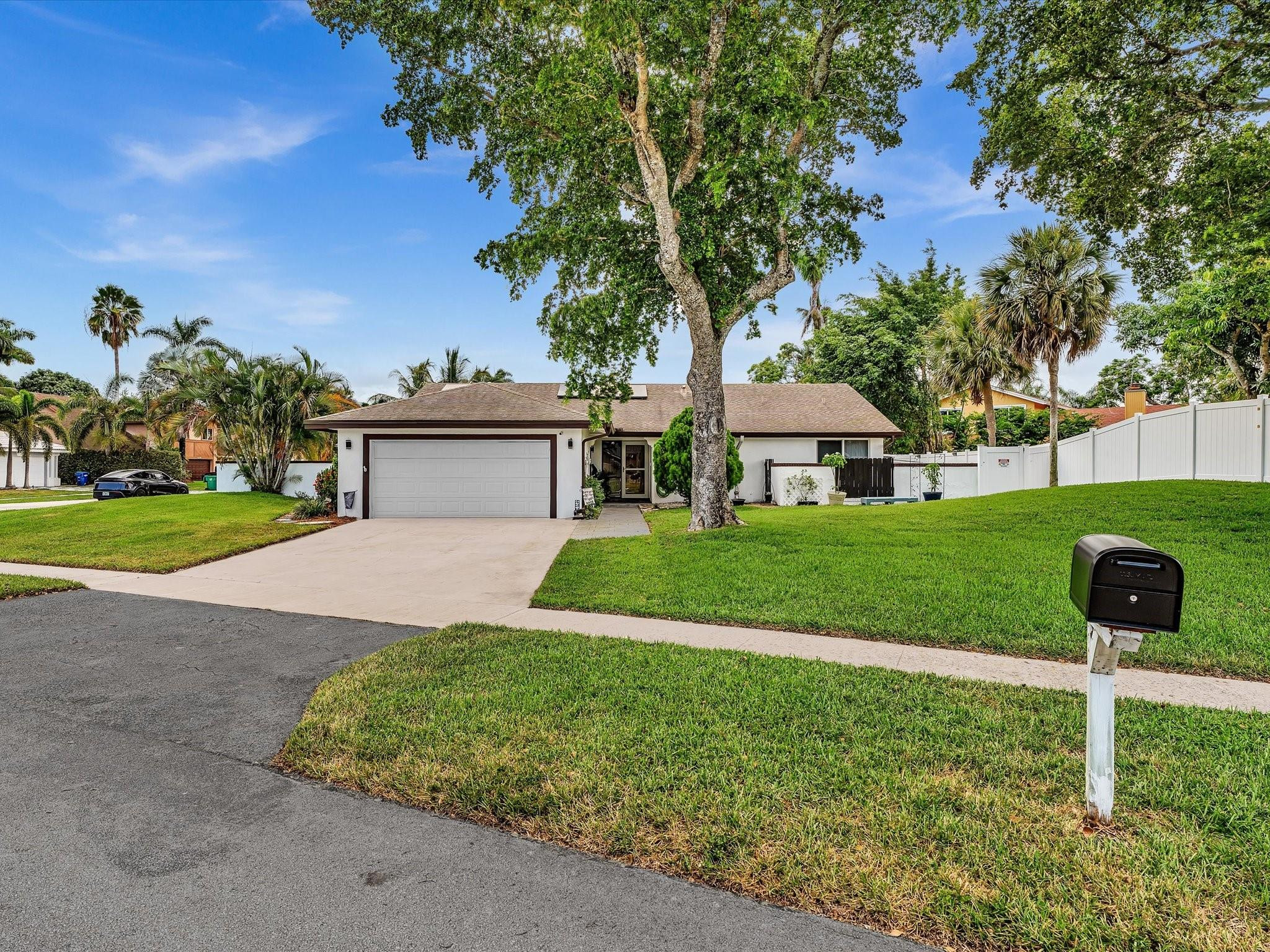 4201 NW 73rd Avenue, Lauderhill, FL 33319, Lauderhill