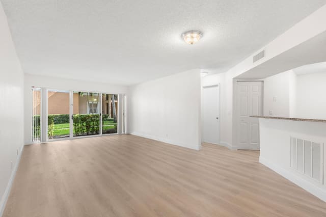 8851 Wiles Road 108, Coral Springs, FL 33067