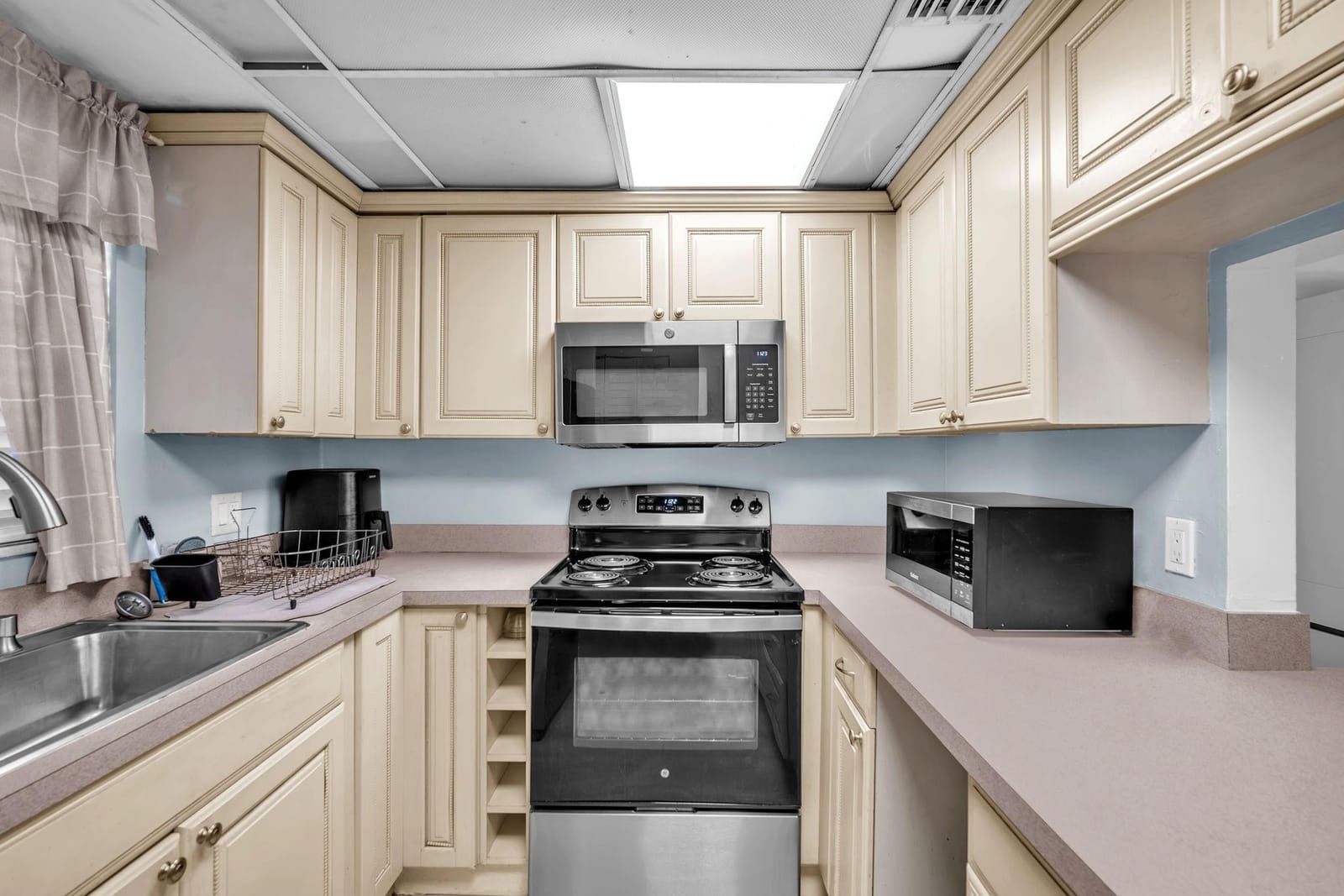 12025 W Greenway Drive 104, Royal Palm Beach, FL 33411
