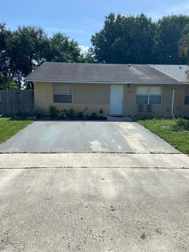 4900 Pimlico Court, West Palm Beach, FL 33415