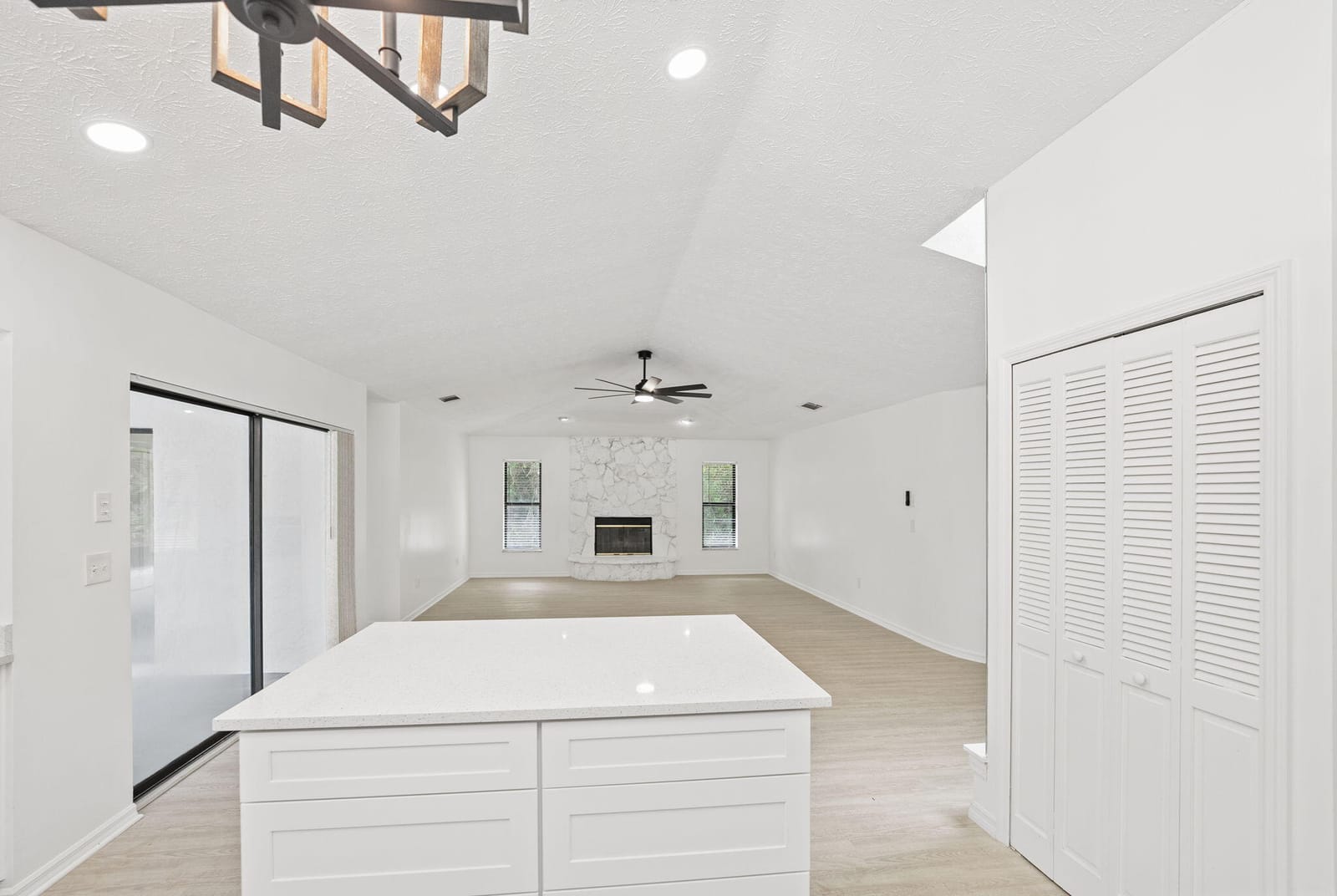 5810 Balsam Drive — photo 4