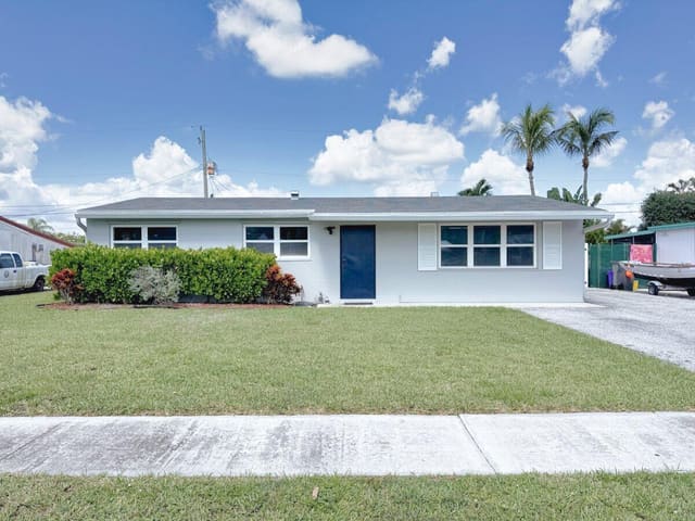 9455 Birmingham Drive, Palm Beach Gardens, FL 33410