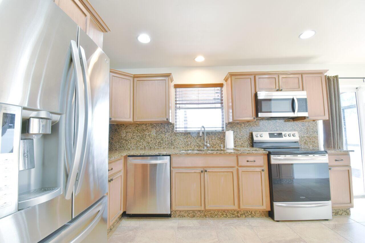 9455 Birmingham Drive — photo 2