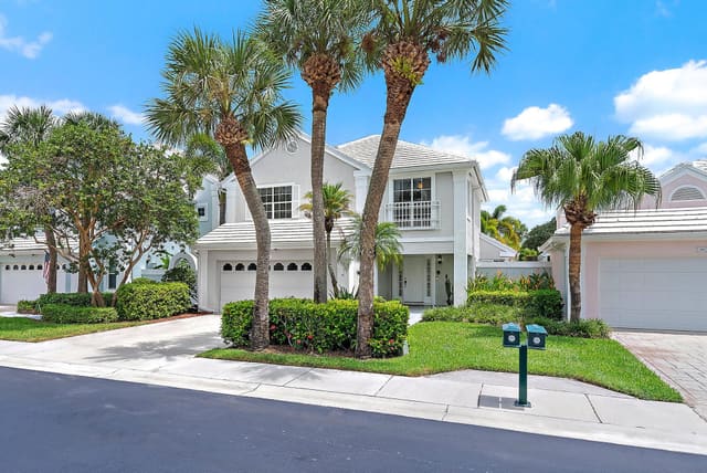 41 Windsor Lane, Palm Beach Gardens, FL 33418
