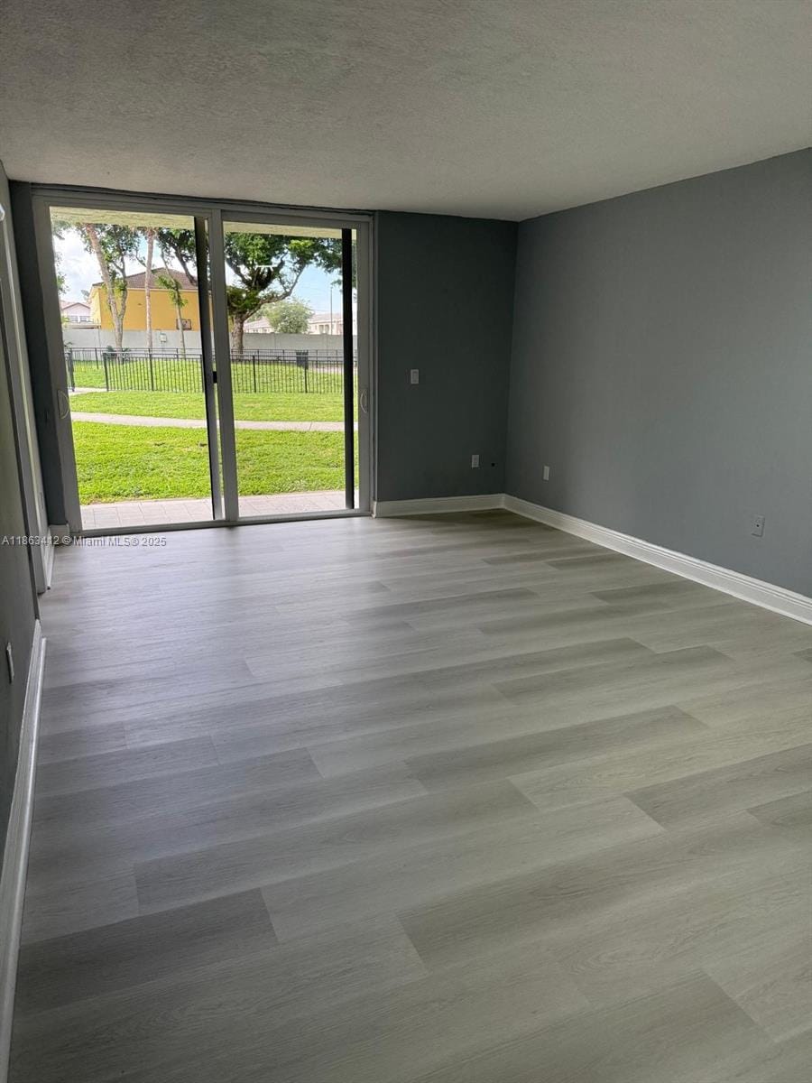 10000 NW 80th Court 2124, Hialeah Gardens, FL 33016 photo 2