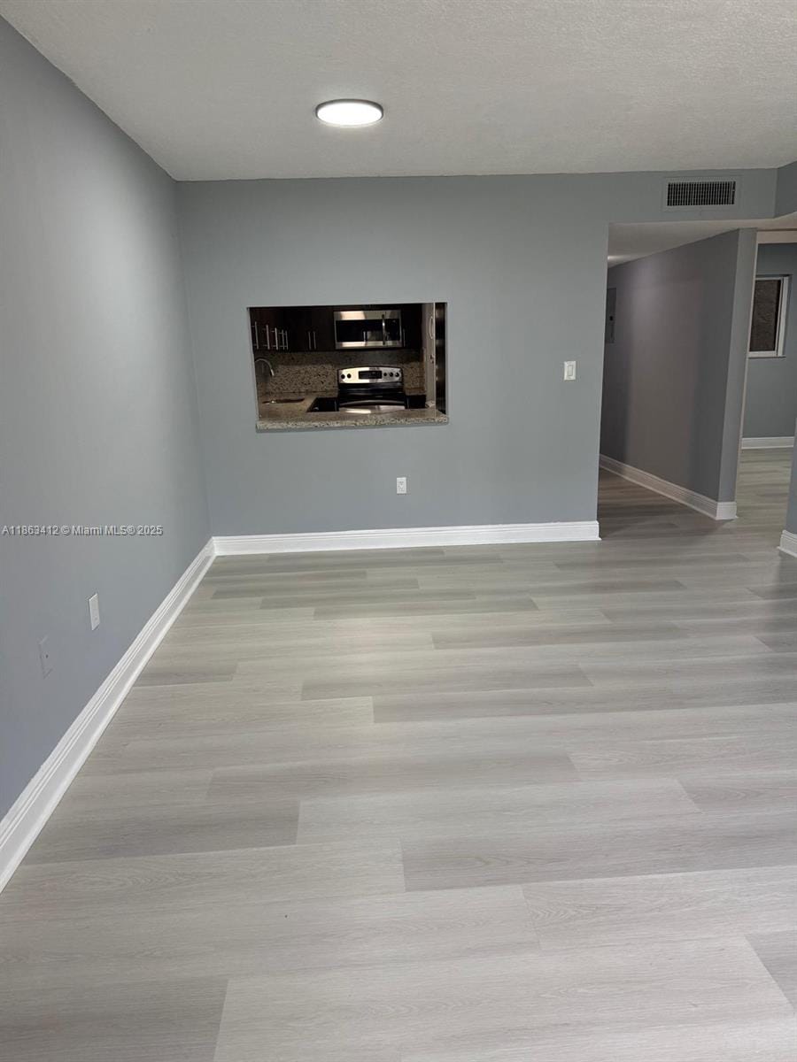 10000 NW 80th Court 2124, Hialeah Gardens, FL 33016 photo 4