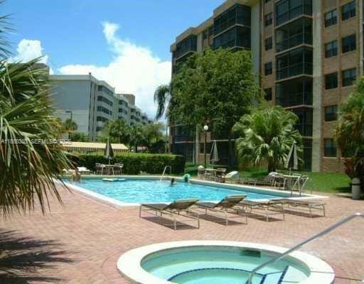 900 NE 195th Street 317, Miami, FL 33179 photo 9