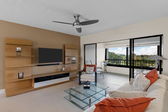 7507 La Paz Boulevard 403, sold in Lakes At La Paz, Boca Raton, FL