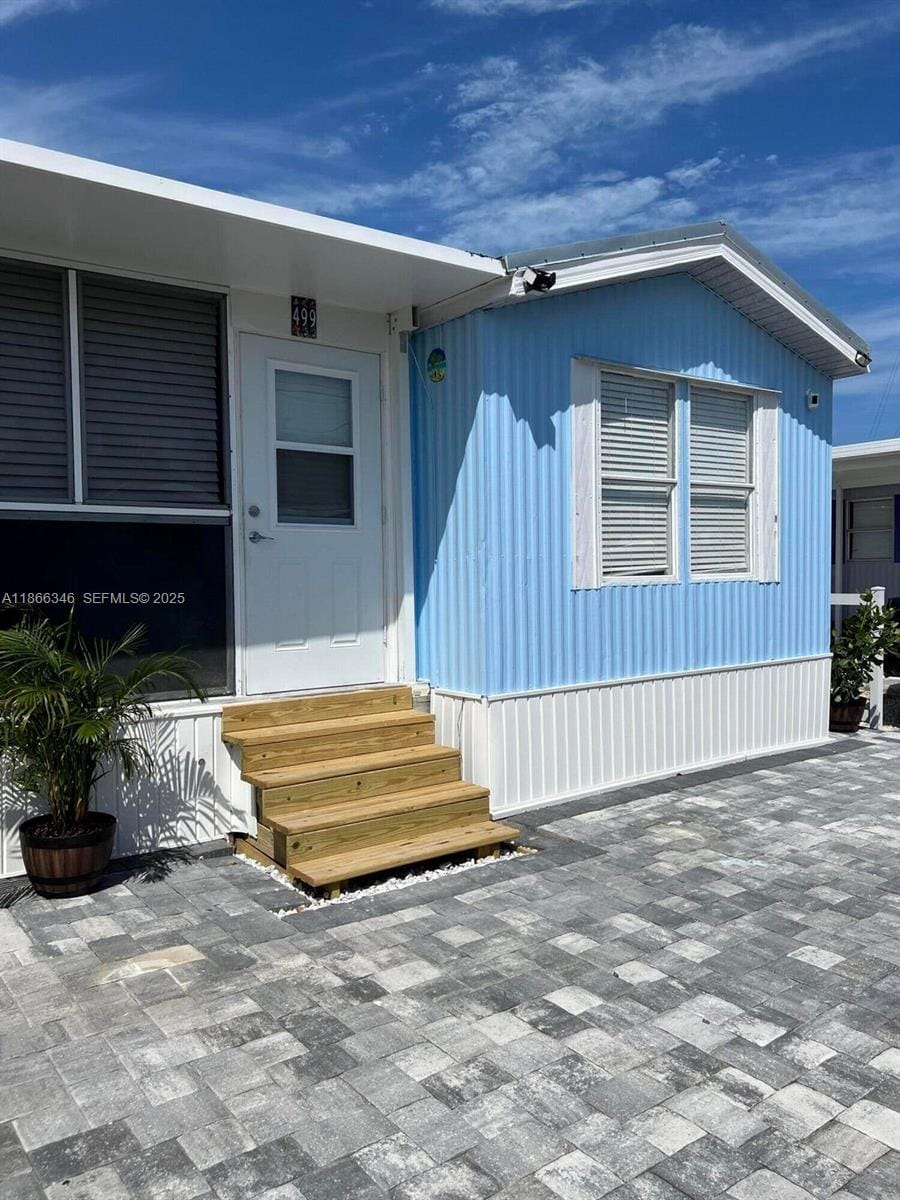 325 Calusa Street 499 — photo 2