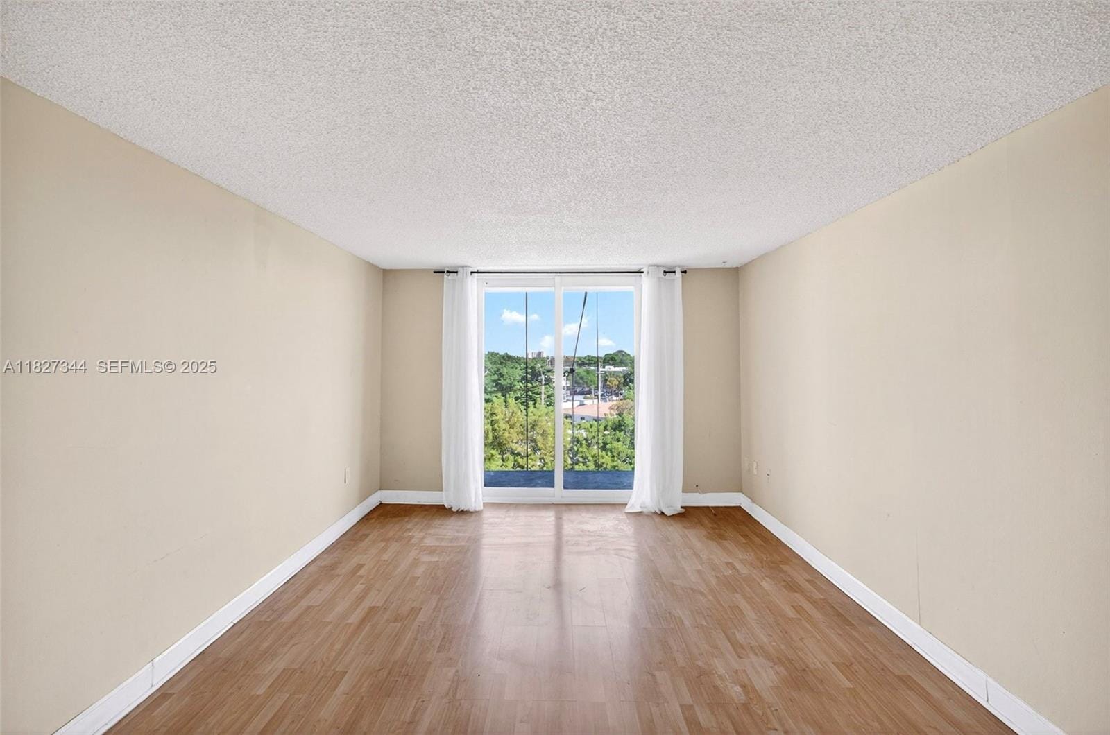 16851 NE 23rd Avenue 619, North Miami Beach, FL 33160 photo 2
