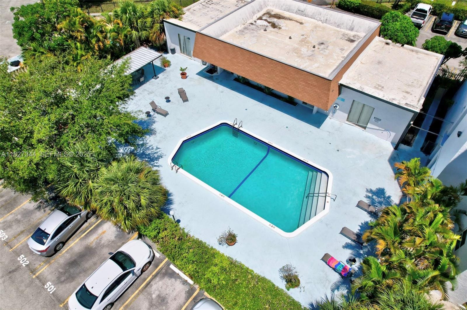 16851 NE 23rd Avenue 619, North Miami Beach, FL 33160 photo 16