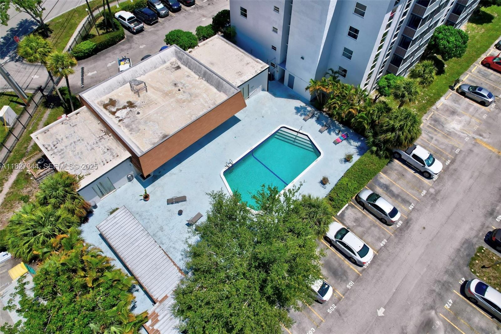 16851 NE 23rd Avenue 619, North Miami Beach, FL 33160 photo 17