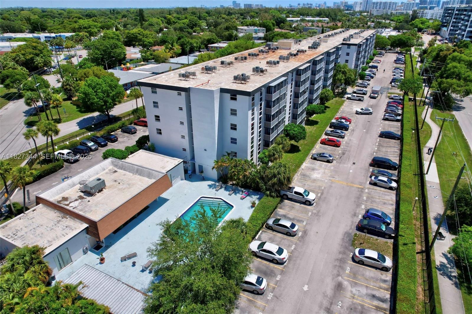 16851 NE 23rd Avenue 619, North Miami Beach, FL 33160 photo 18