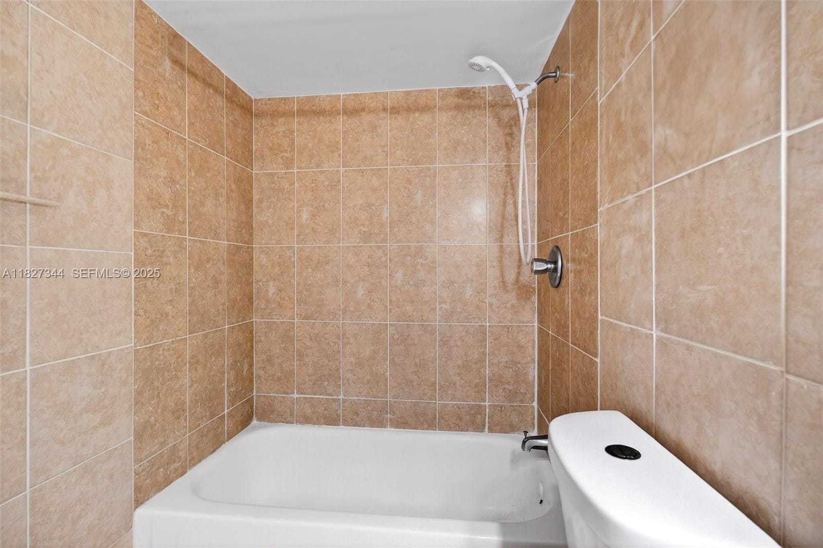 16851 NE 23rd Avenue 619, North Miami Beach, FL 33160 photo 9