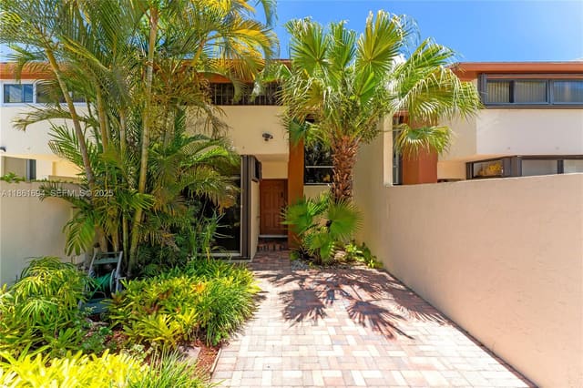7909 SW 105th Avenue, Miami, FL 33173