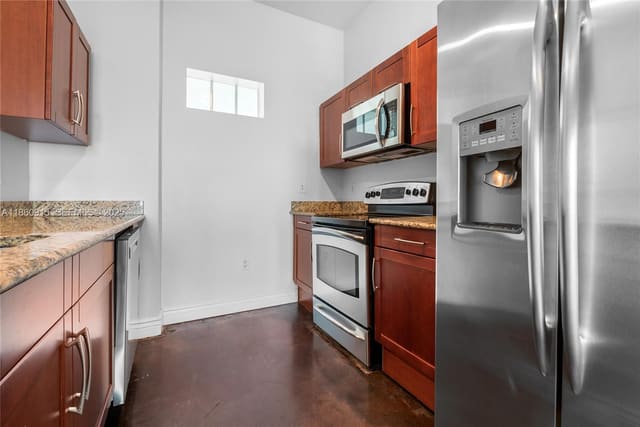 7275 SW 90th Way 610, Miami, FL 33156