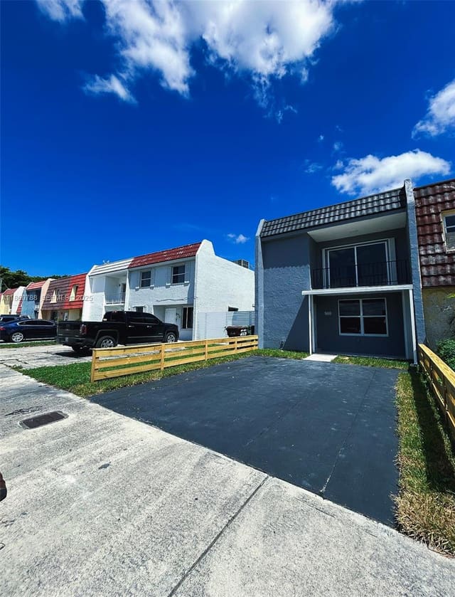 969 W 79th Street, sold in Heidi Estates, Hialeah, FL