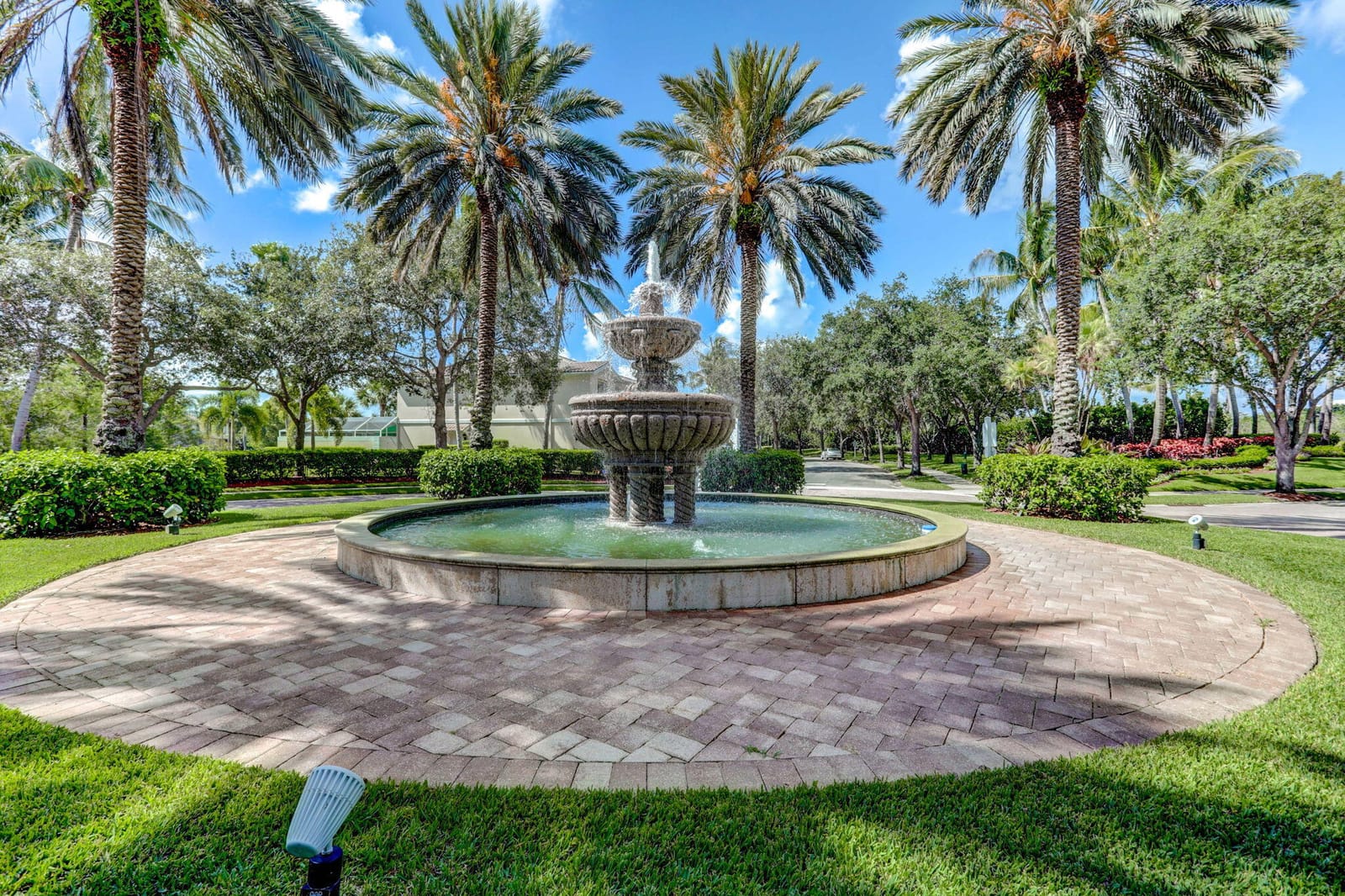 452 Capistrano Drive, Palm Beach Gardens, FL 33410 photo 2