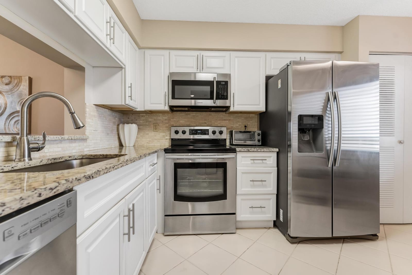 7290 Kinghurst Drive 704, Delray Beach, FL 33446