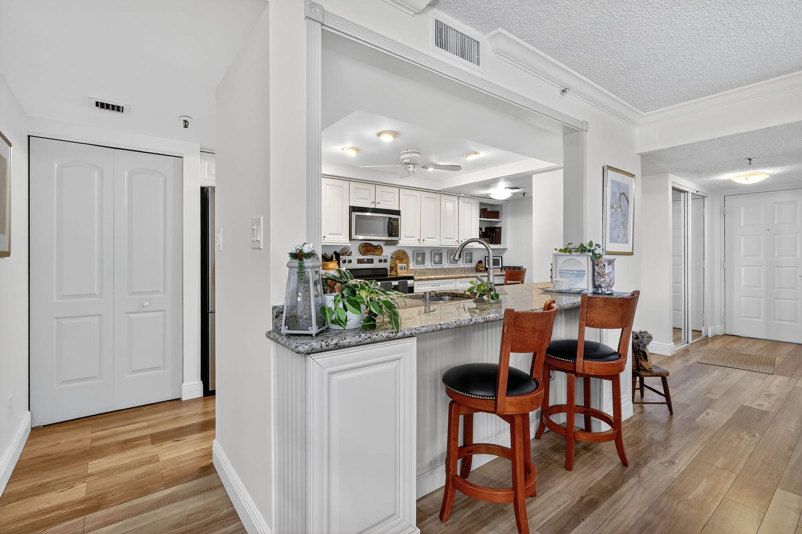 1915 Lavers Circle E207 — photo 11