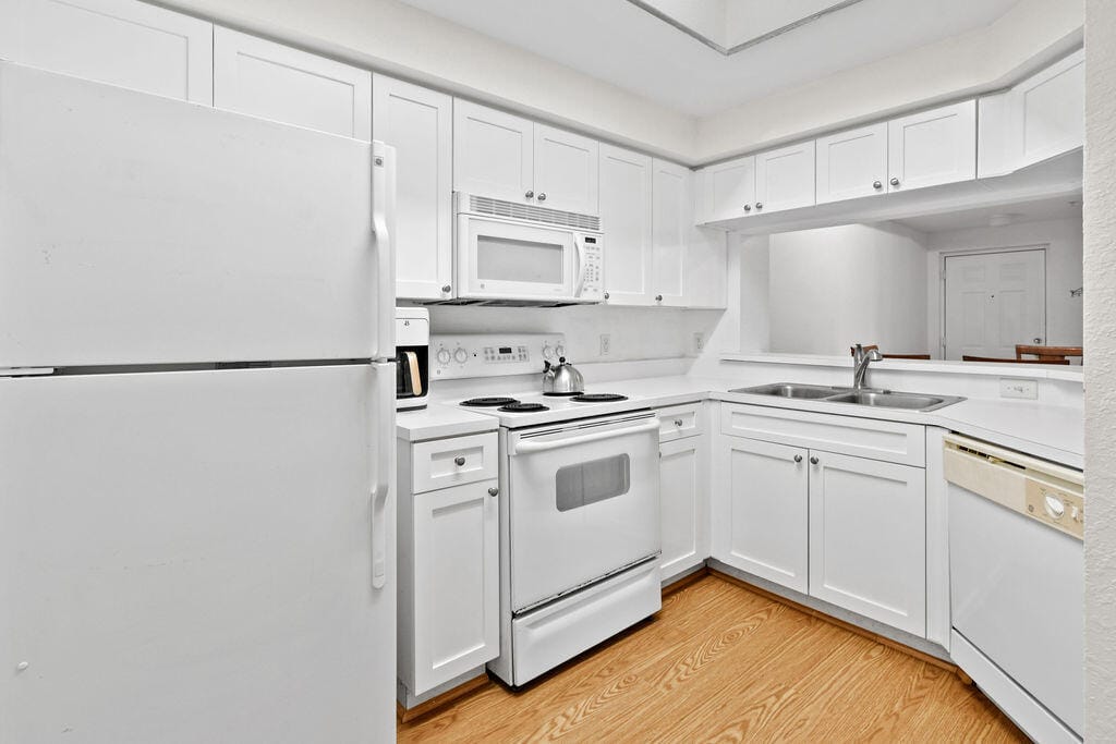 2727 Anzio Court 307 — photo 8