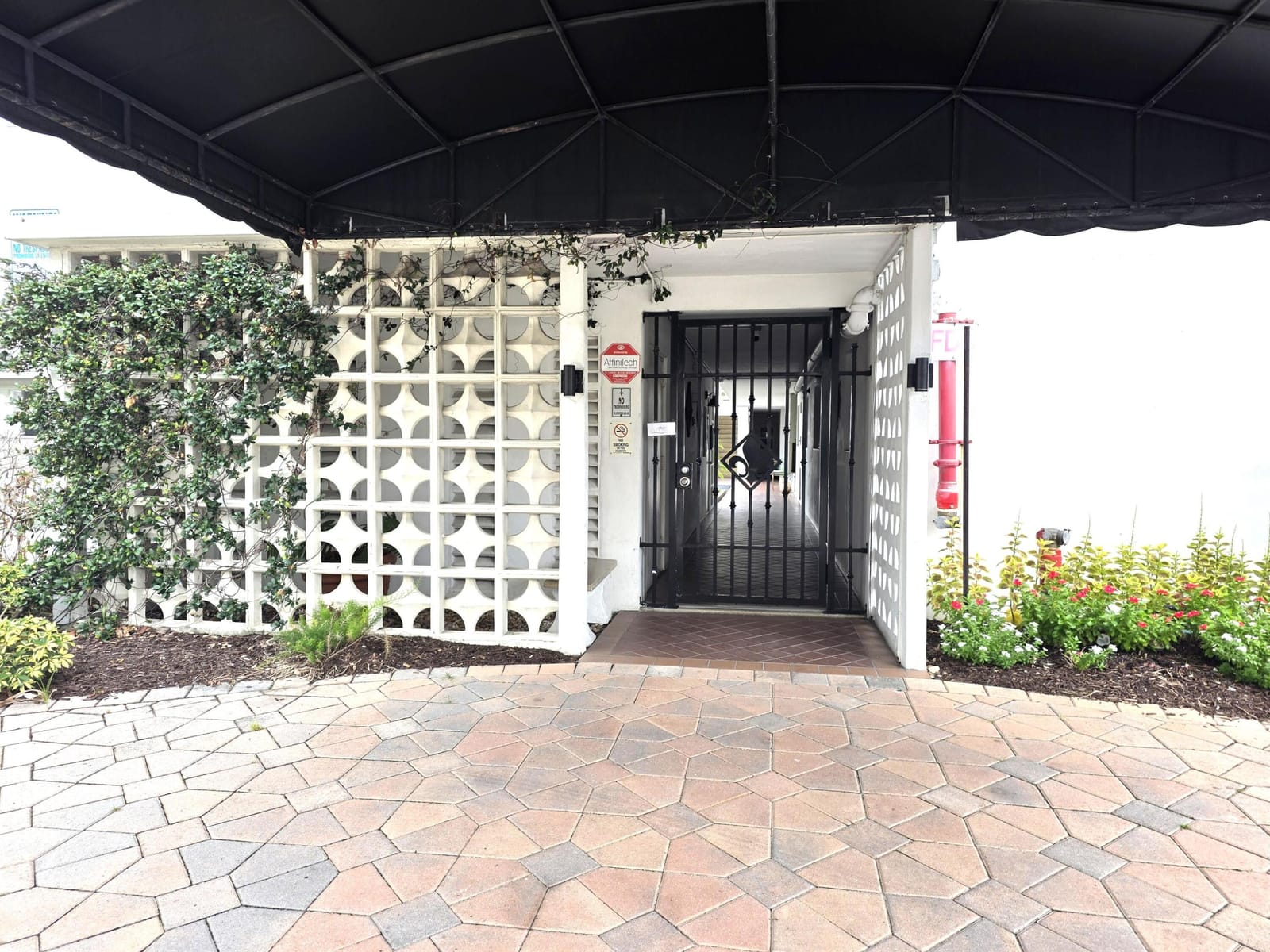 1 N Golfview Road 500 — photo 3