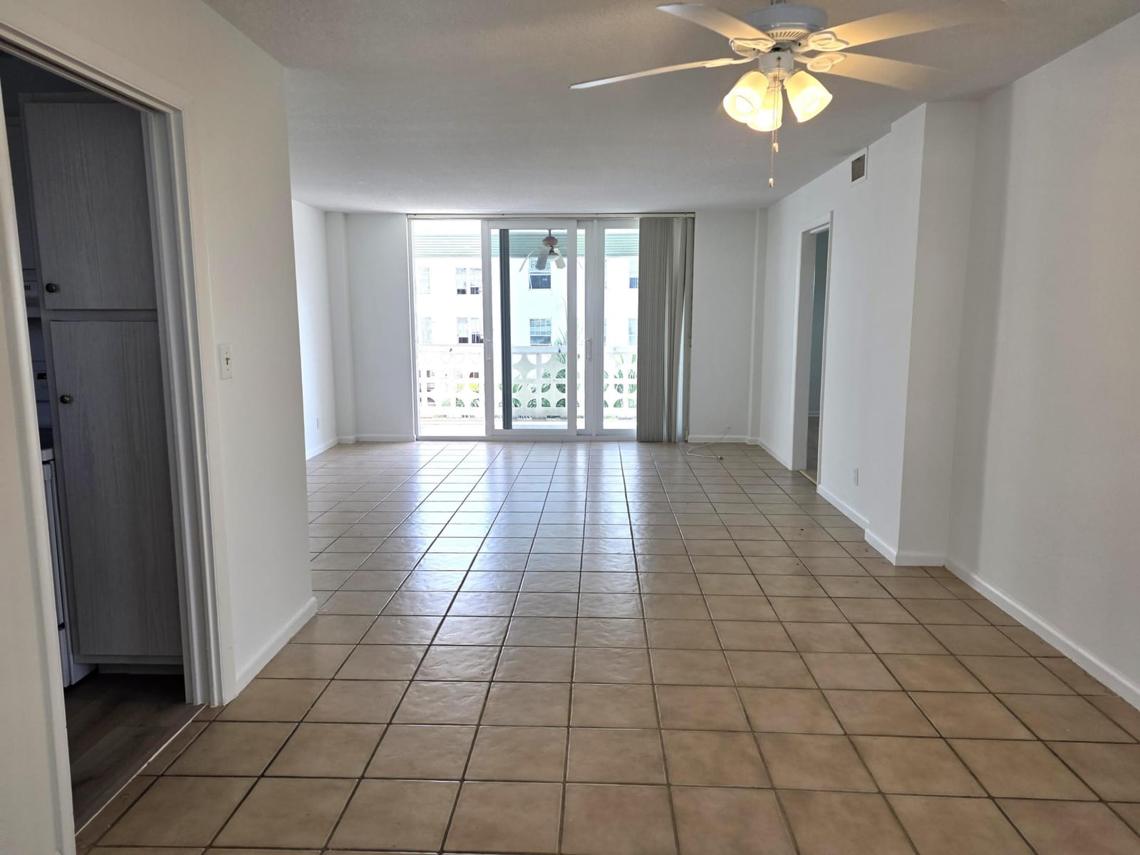 1 N Golfview Road 500 — photo 5