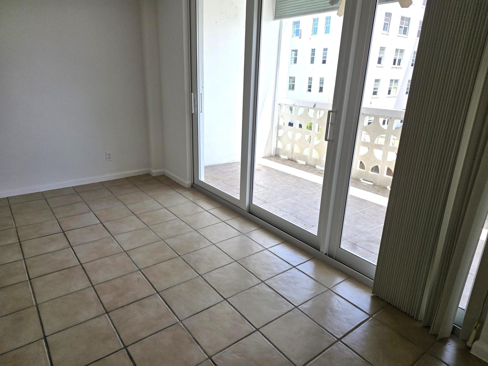1 N Golfview Road 500 — photo 10
