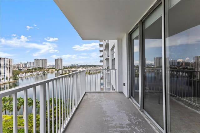 2801 NE 183rd Street 1510W, Aventura, FL 33160