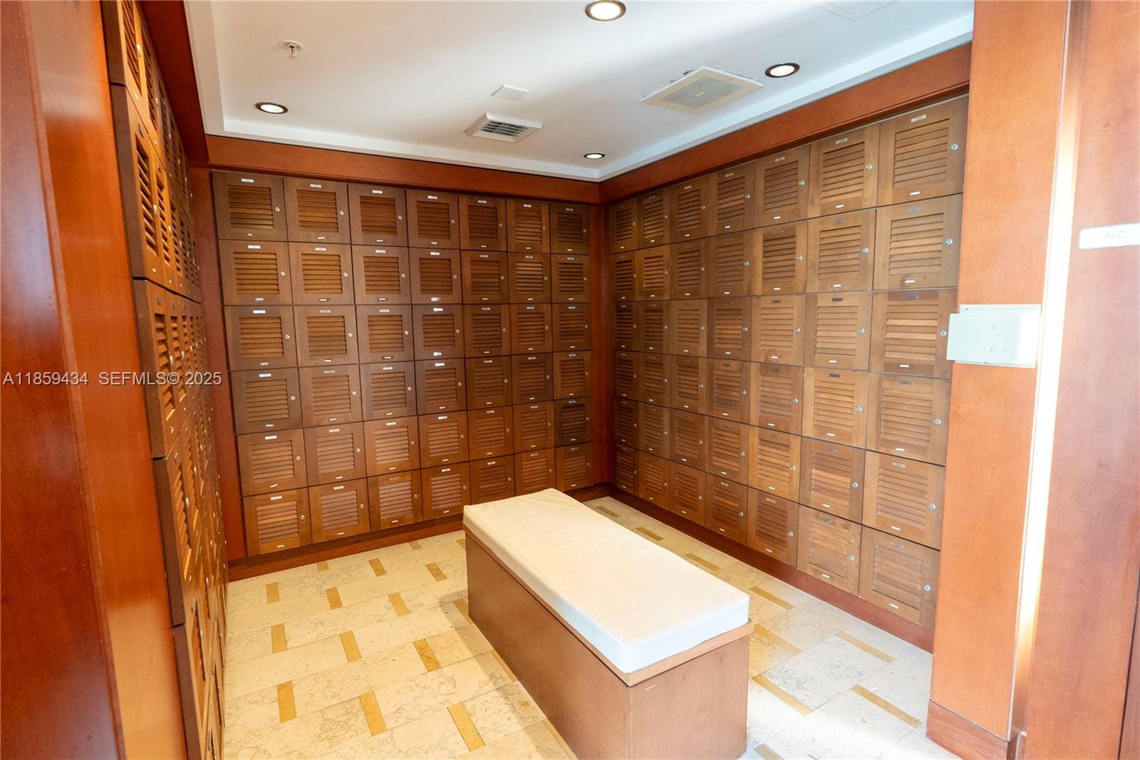 31 SE 5th Street 2610, Miami, FL 33131 photo 13