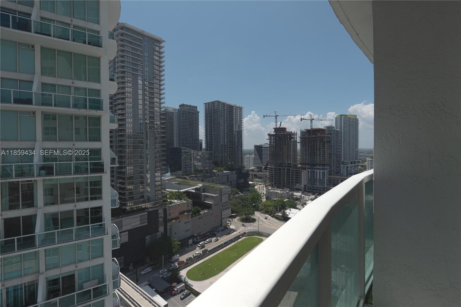 31 SE 5th Street 2610, Miami, FL 33131 photo 19