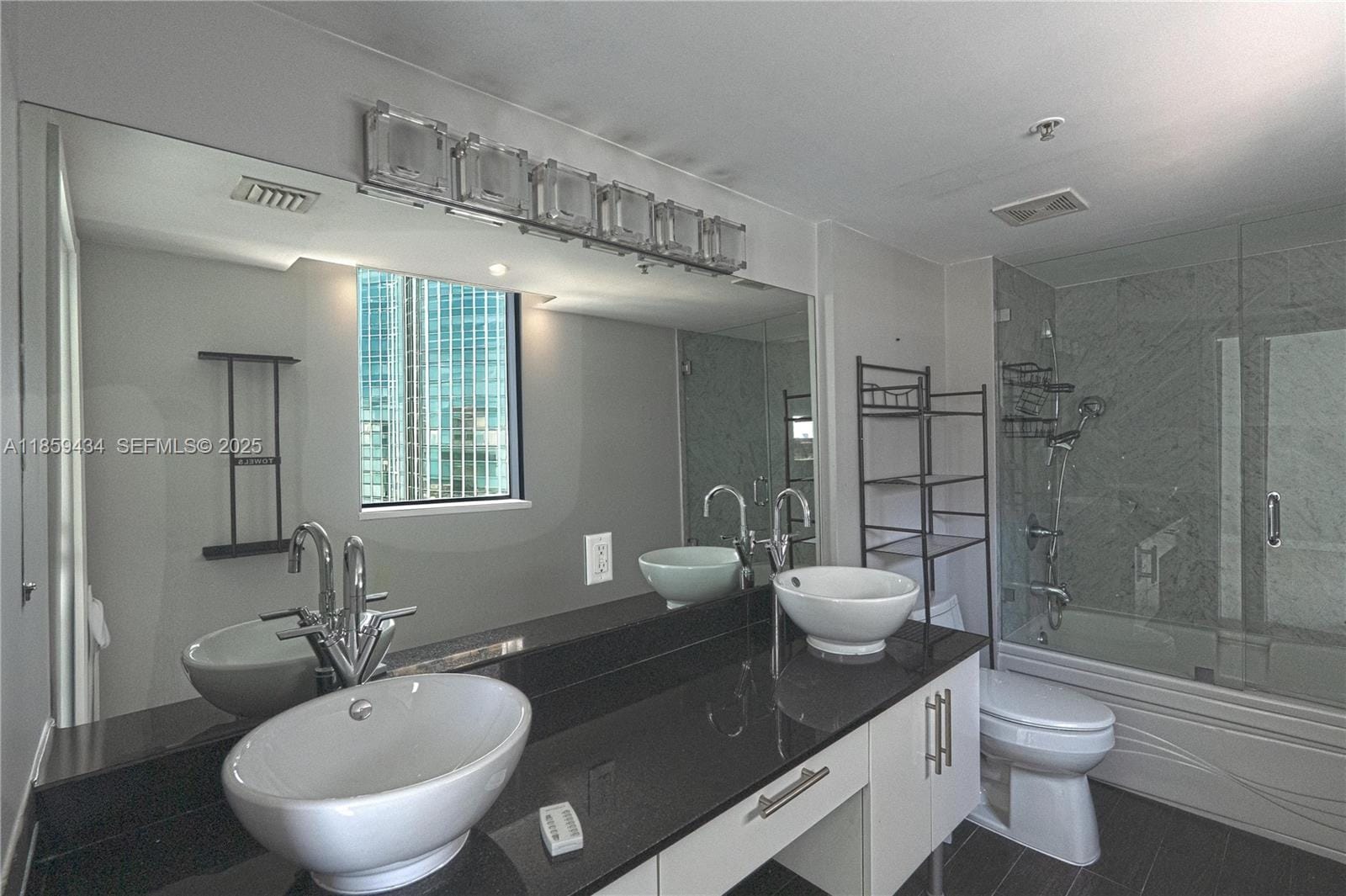 31 SE 5th Street 2610, Miami, FL 33131 photo 23