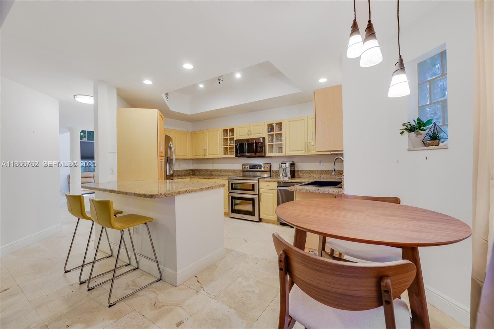 1426 Milan Avenue — photo 9