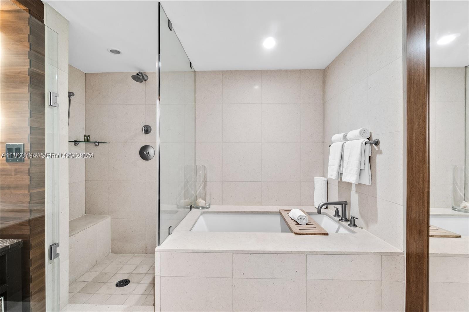 6801 Collins Avenue 818, Miami Beach, FL 33141 photo 29
