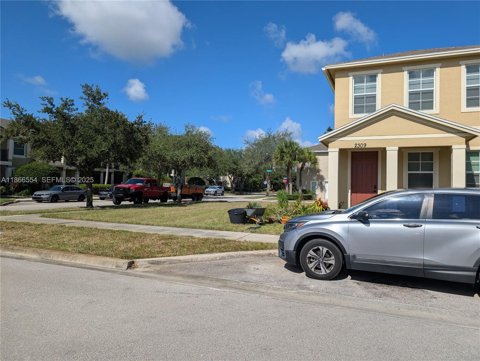 2301 SE Tavares Drive — photo 2