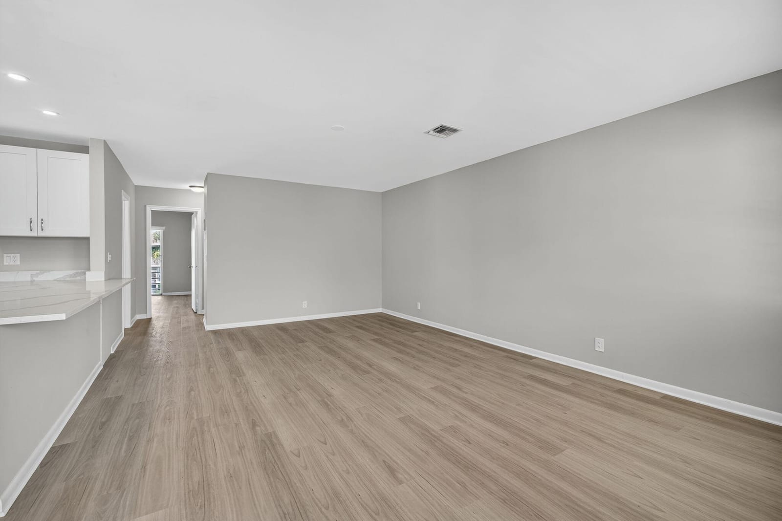 42 Easthampton B — photo 2