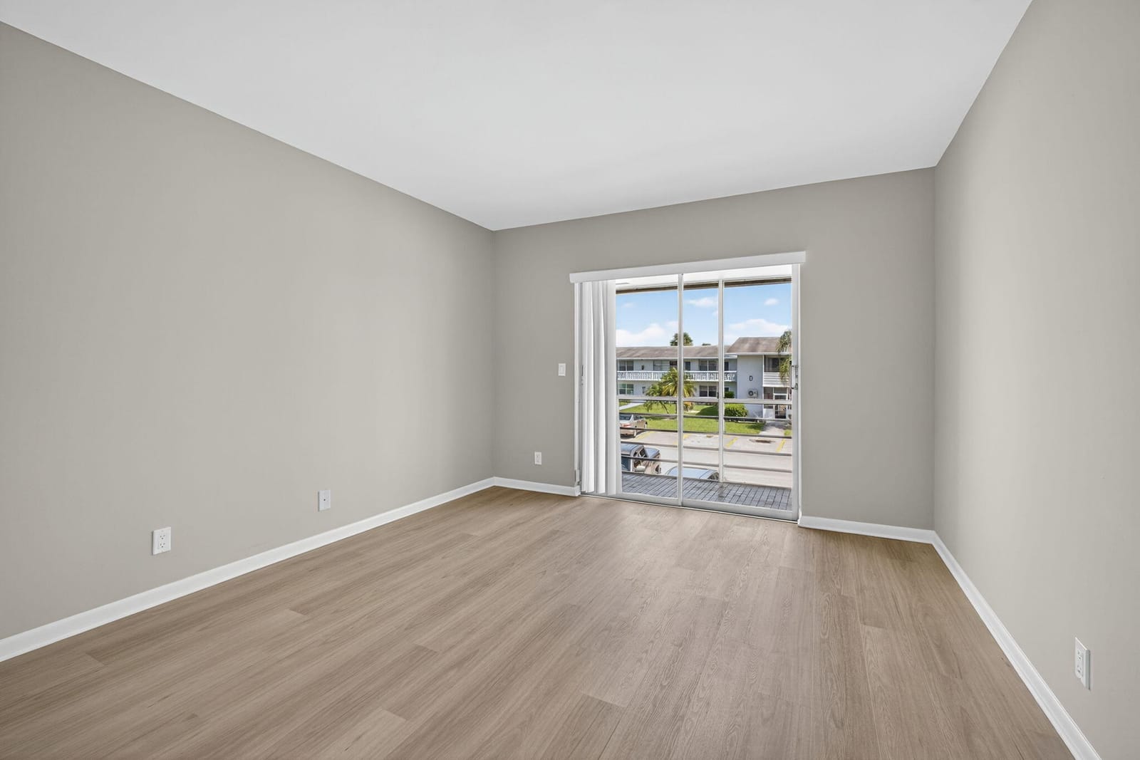 42 Easthampton B, West Palm Beach, FL 33417 photo 16