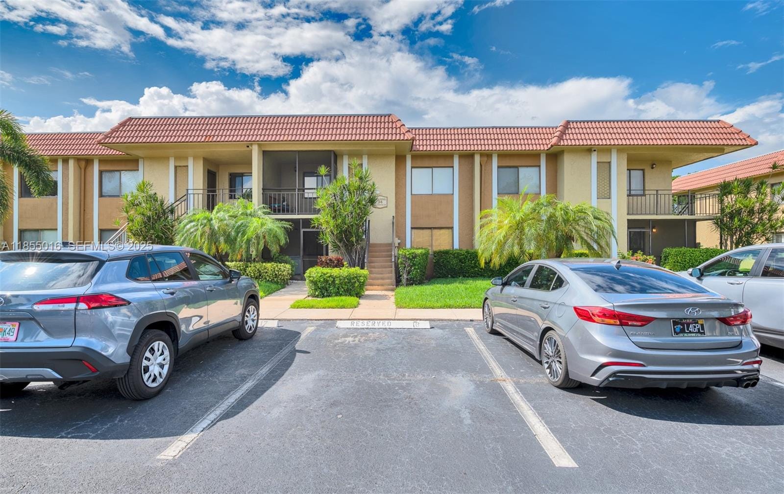 305 Lakeview Drive 104, Weston, FL 33326 photo 2