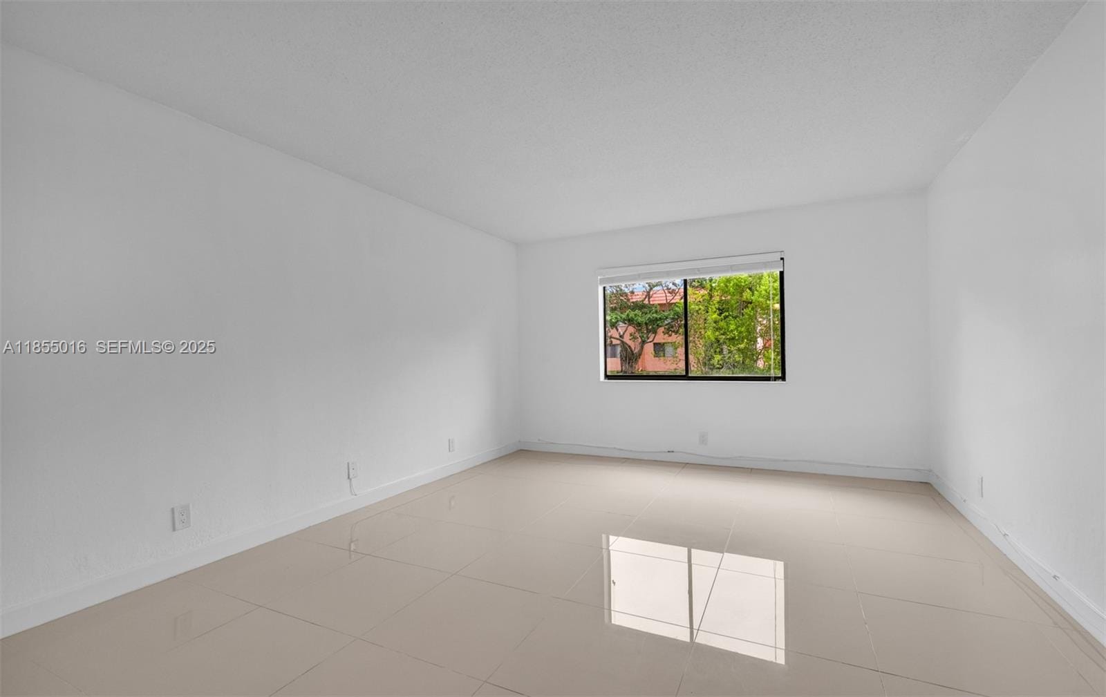 305 Lakeview Drive 104, Weston, FL 33326 photo 21