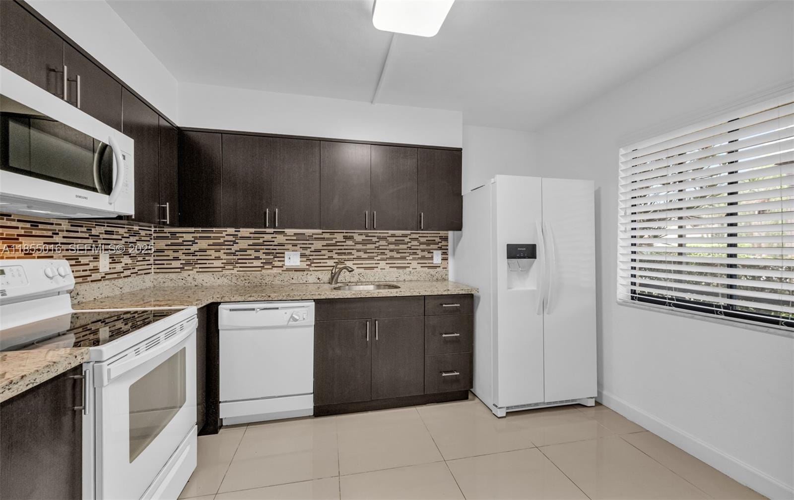 305 Lakeview Drive 104, Weston, FL 33326 photo 6
