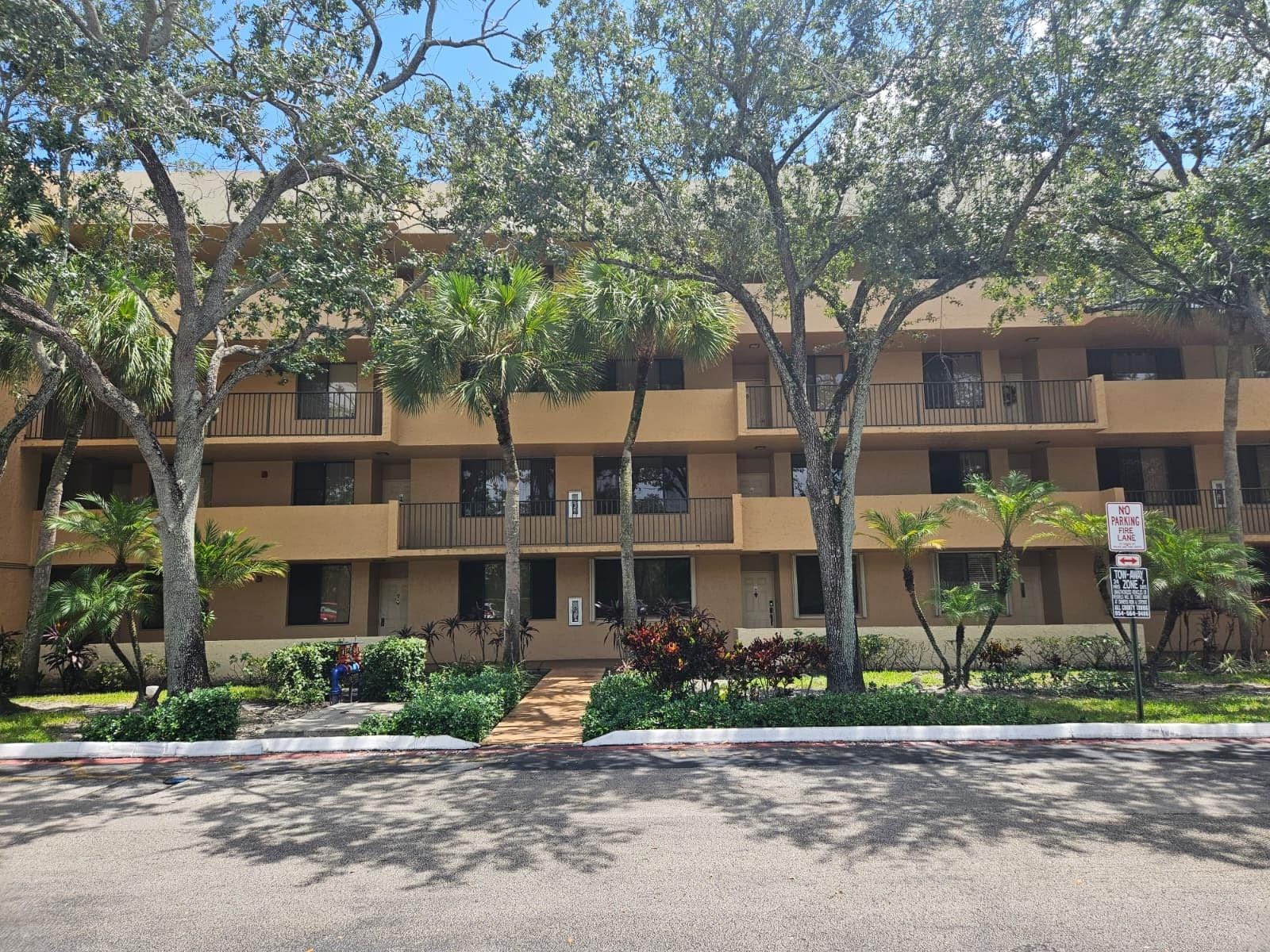 8592 W Sunrise Boulevard 416, Plantation, FL 33322