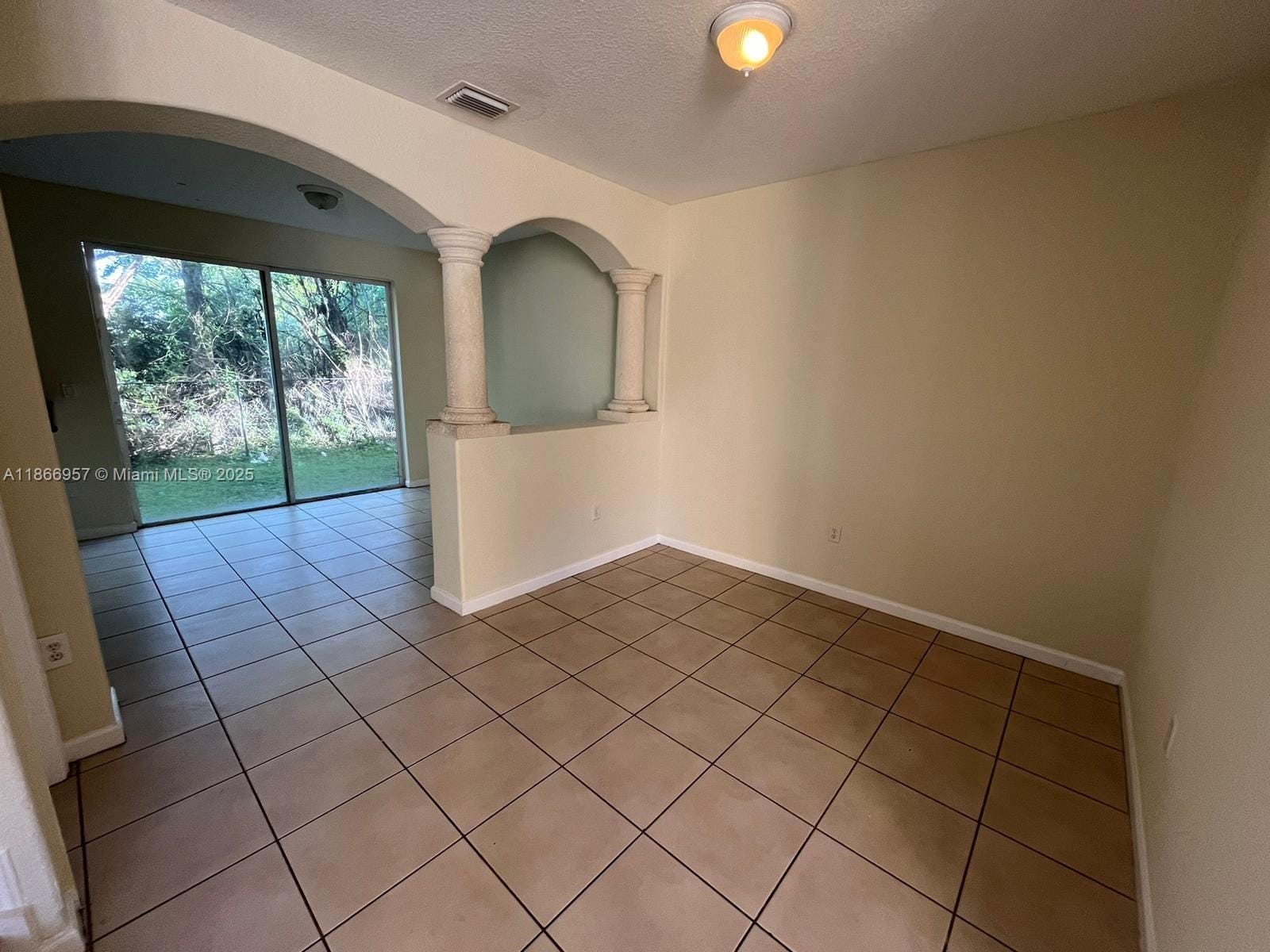 1519 SE 24th Court 238 — photo 4