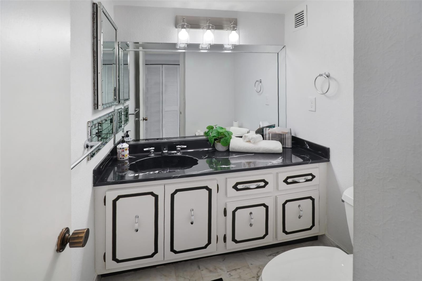 1912 S Ocean Drive 10B — photo 12