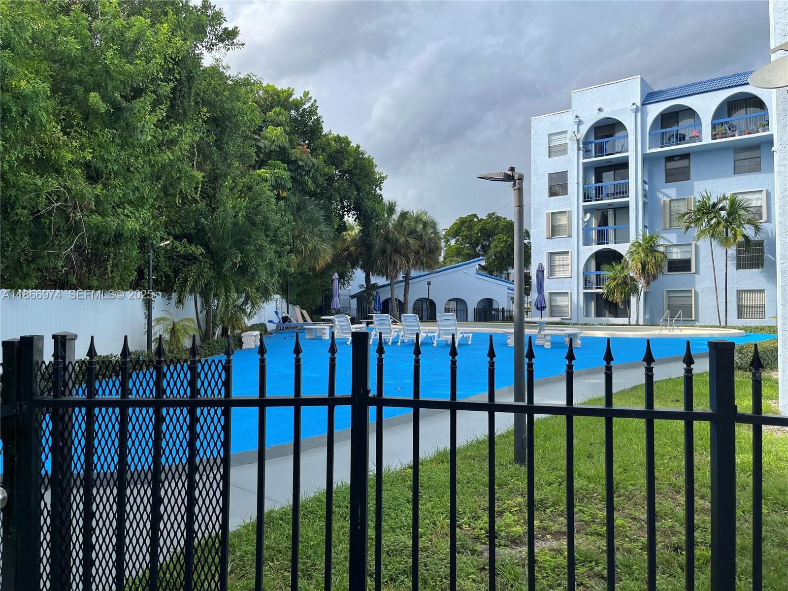9440 Fontainebleau Boulevard 101, Miami, FL 33172 photo 2