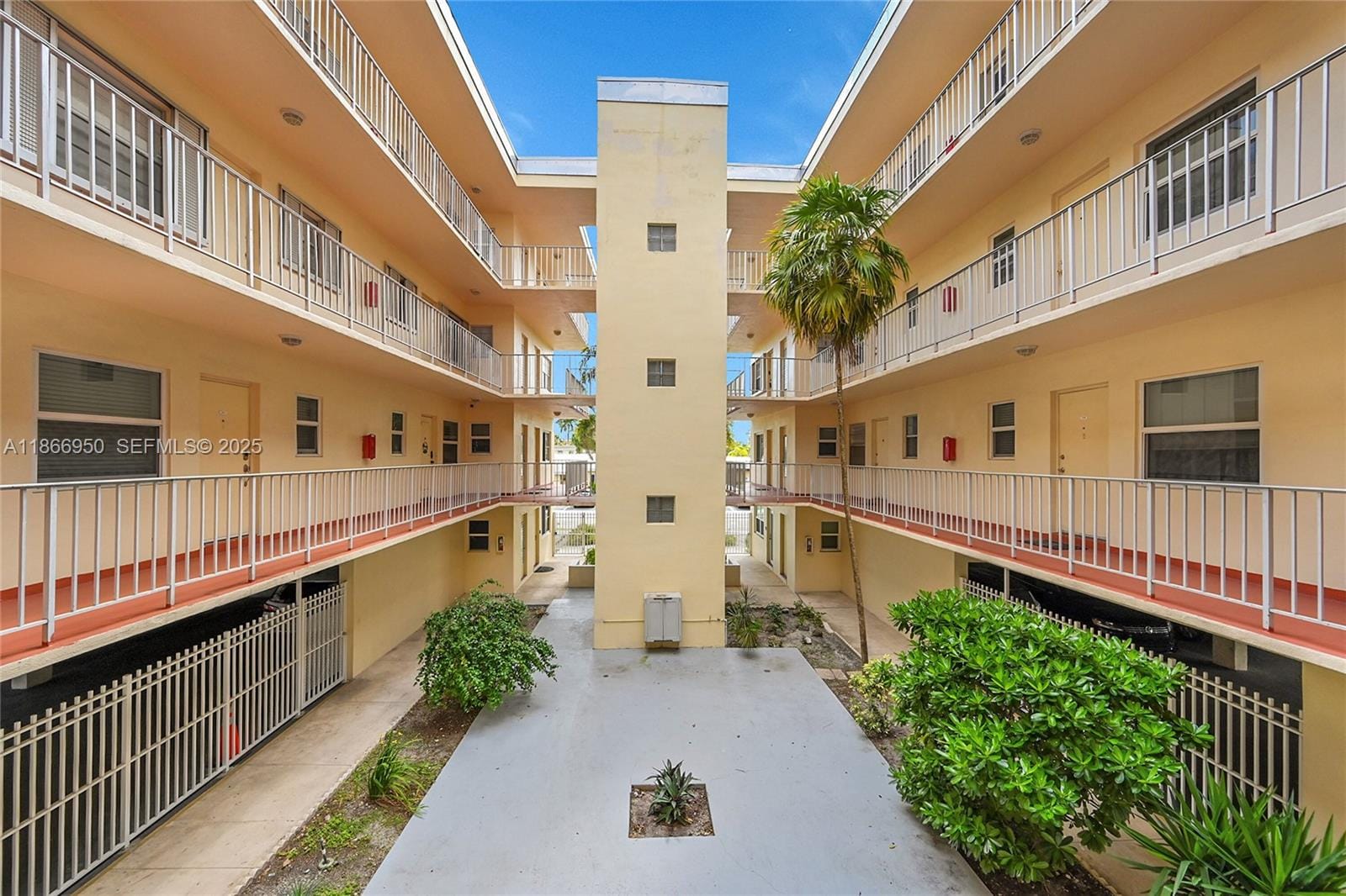 1747 Rodman Street 207, Hollywood, FL 33020