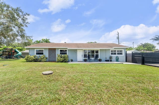 9182 Lantern Drive, sold in Tropical Country Estates, Lake Worth, FL