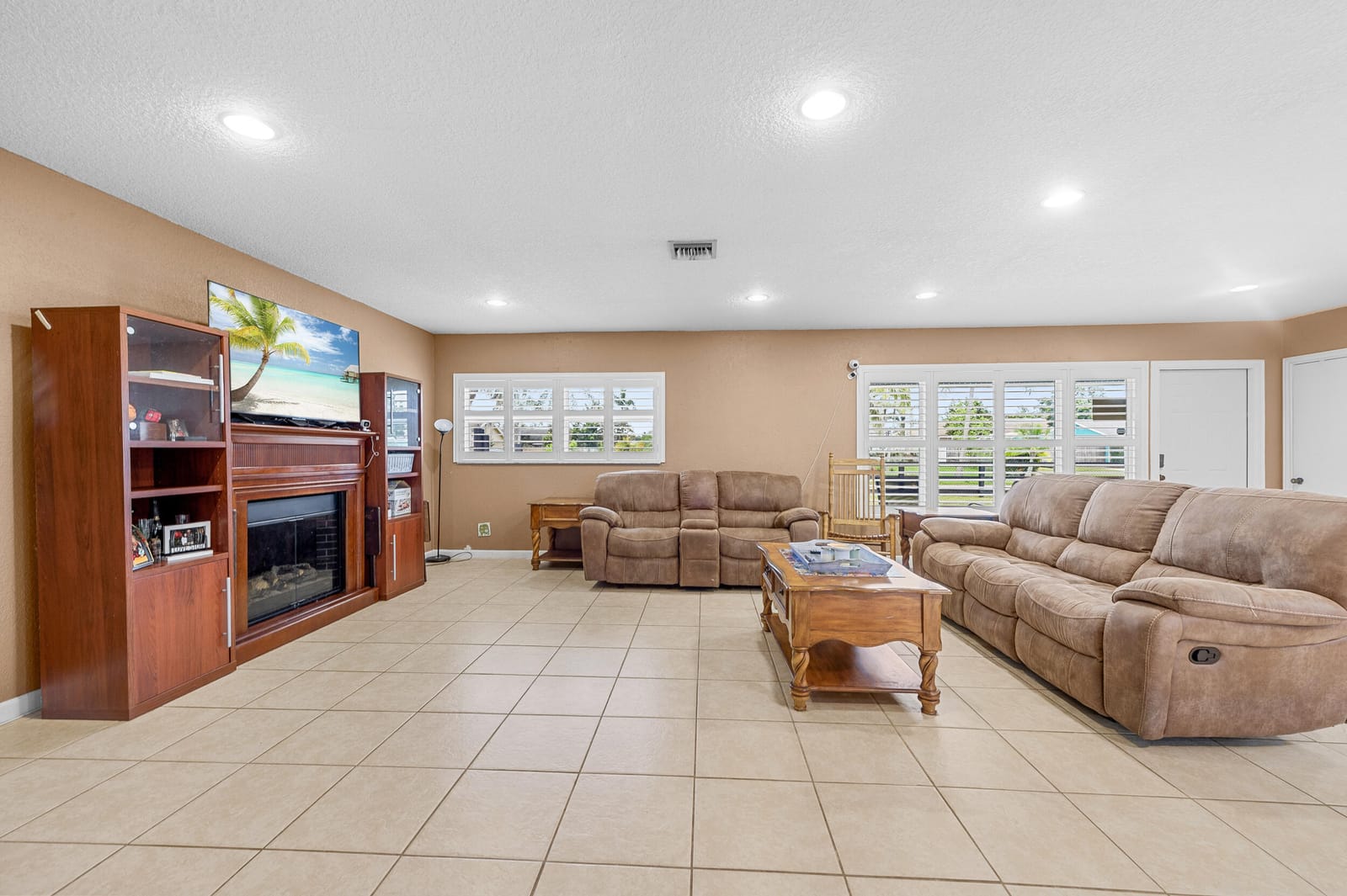 9182 Lantern Drive — photo 6