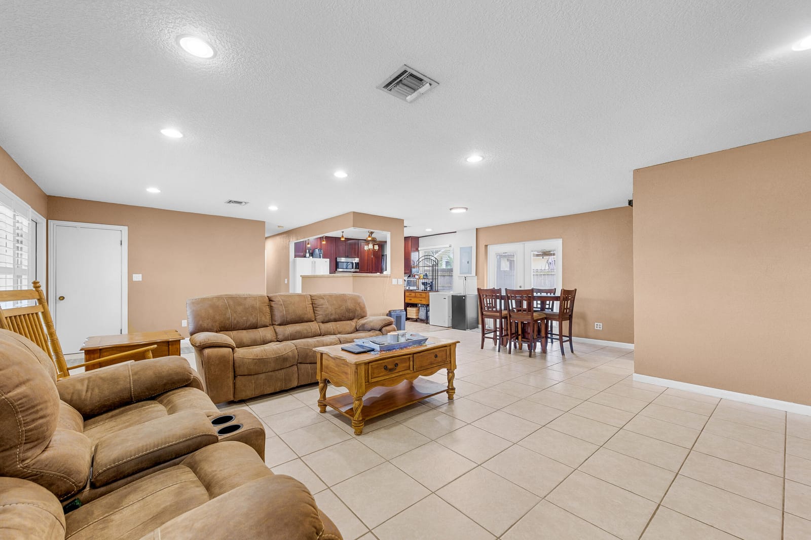9182 Lantern Drive — photo 8