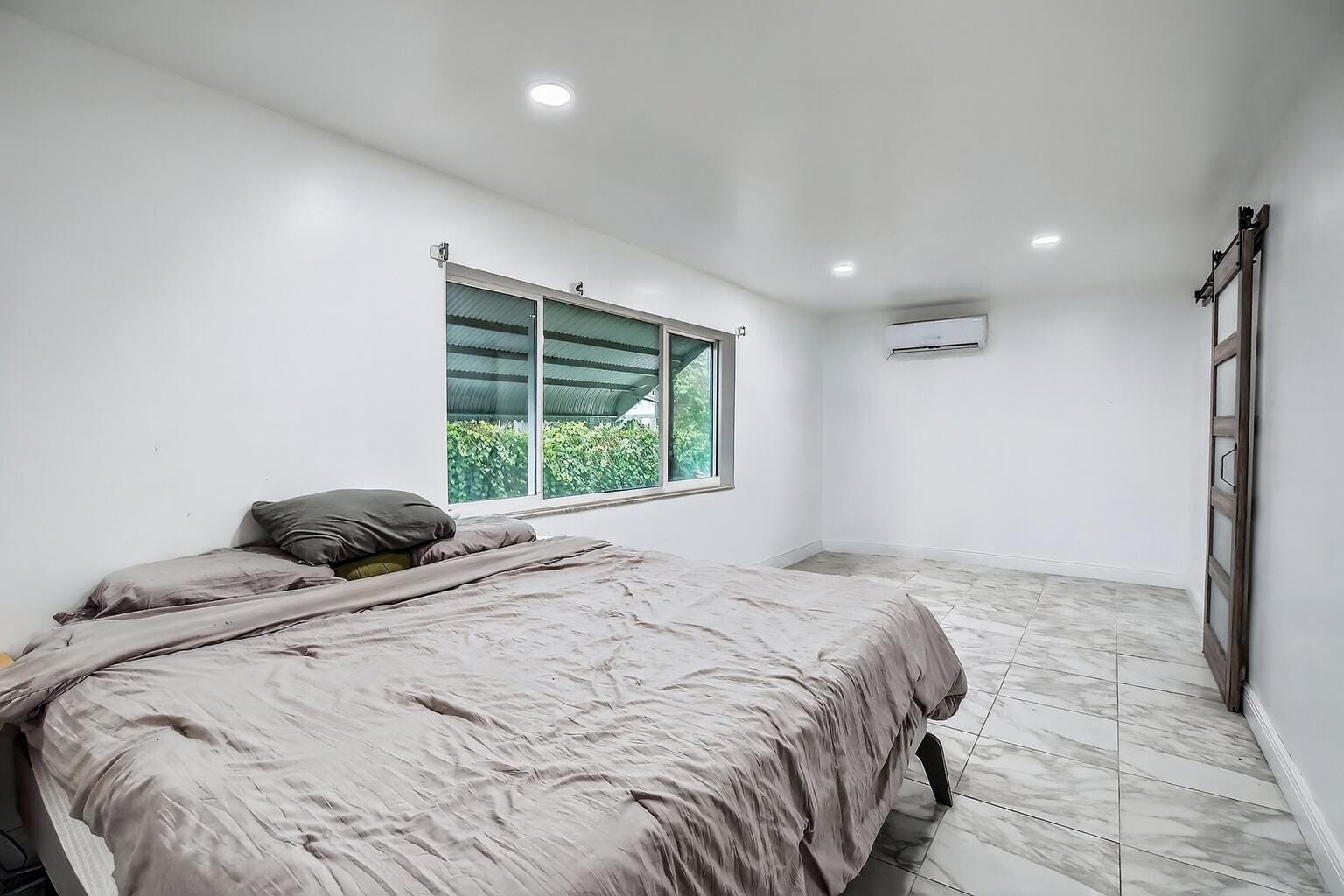 6445 Charleston Street, Hollywood, FL 33024 photo 4