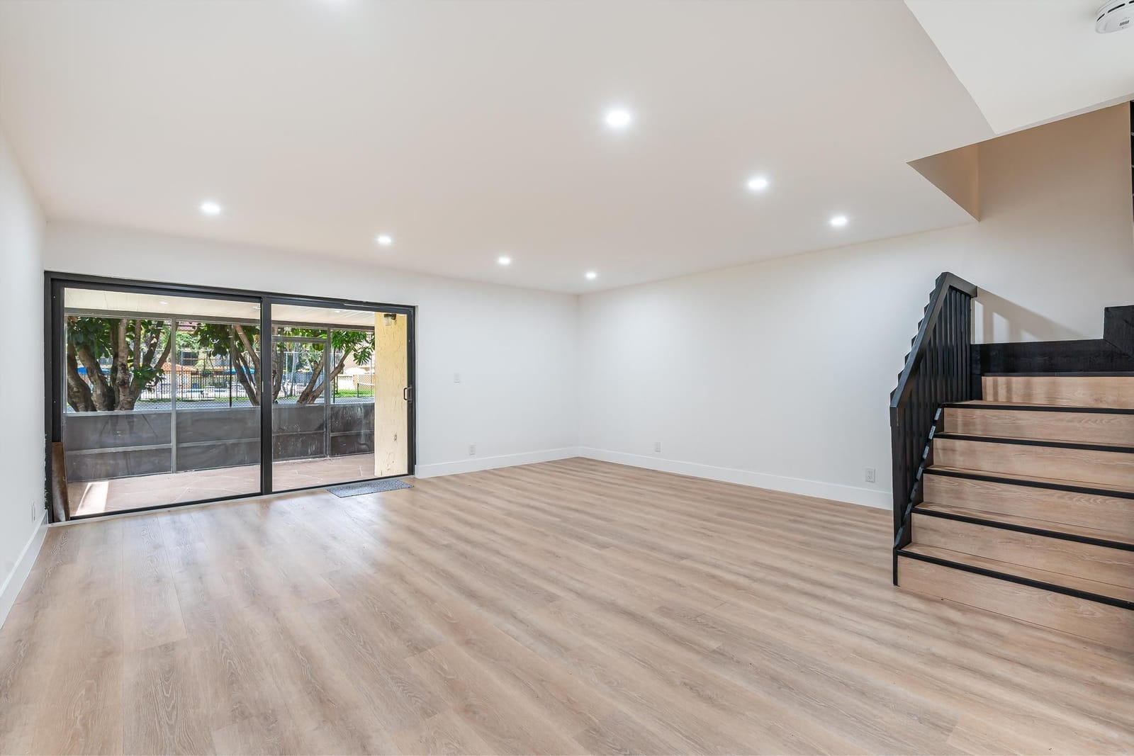 7716 Balboa Street 7716 — photo 3
